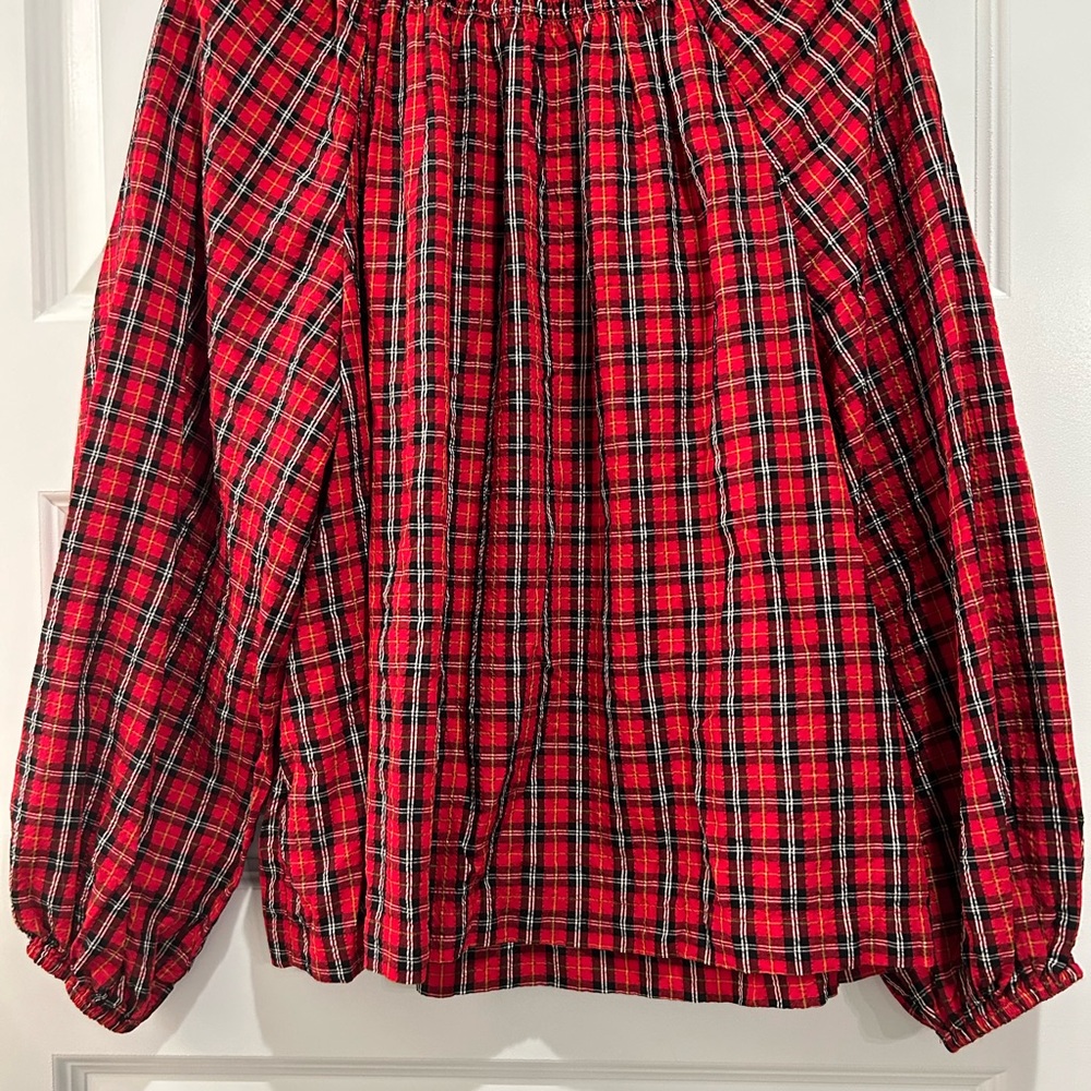Adorable and perfect for the holidays!!! Great Condition and super Flattering ๐ - Picture 2 of 5